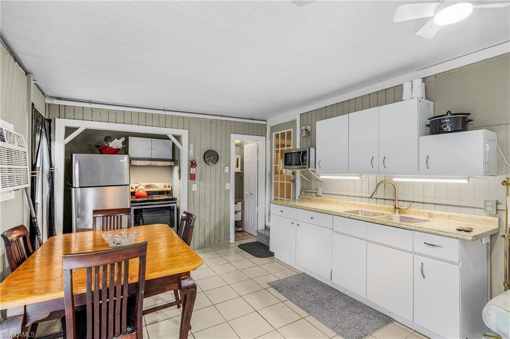 Dining room, Interior, Kitchen