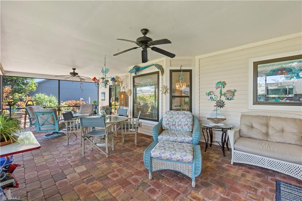 Dining room, Exterior