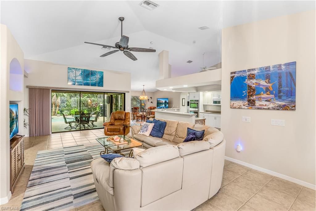 Dining room, Interior, Kitchen, Living room, Pendant Lights, Recessed Lighting, Stainless Steel Appliances
