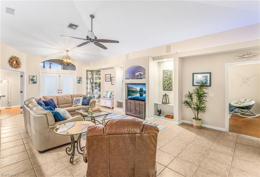 Interior, Living room, Pendant Lights
