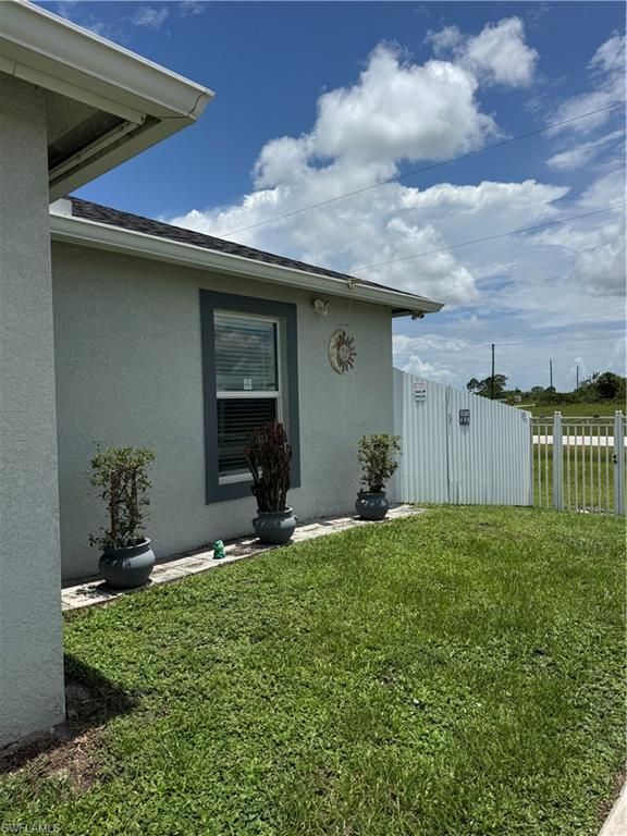 Backyard, Exterior