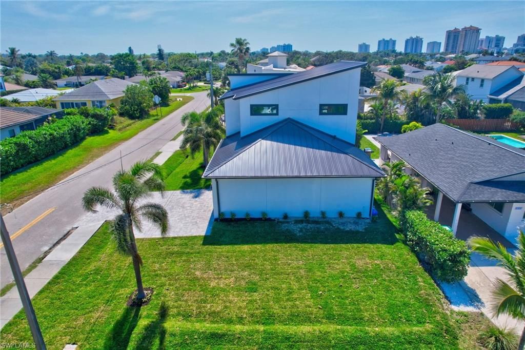 Exterior, Drone