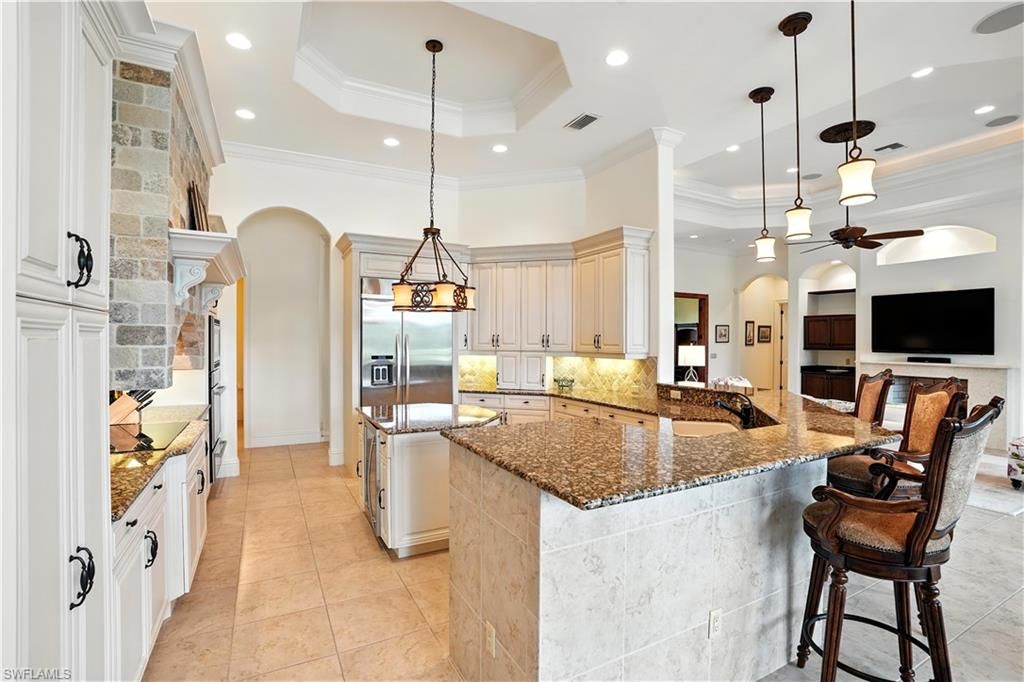 Interior, Kitchen, Pendant Lights, Recessed Lighting, Stainless Steel Appliances