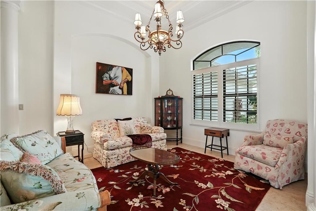 Chandelier, Interior, Living room