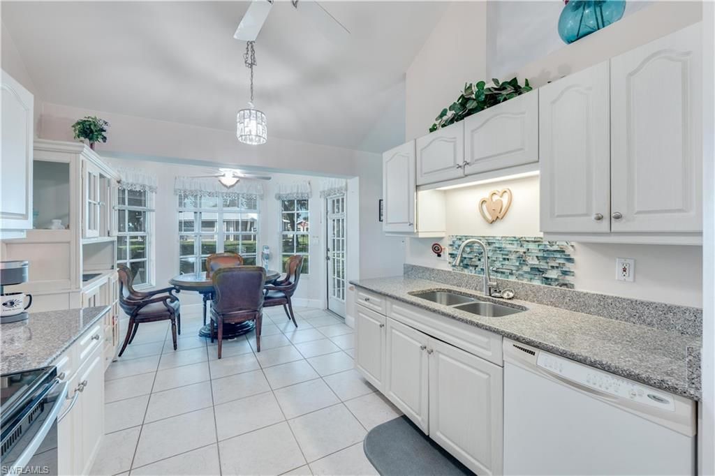 Dining room, Interior, Kitchen, Pendant Lights