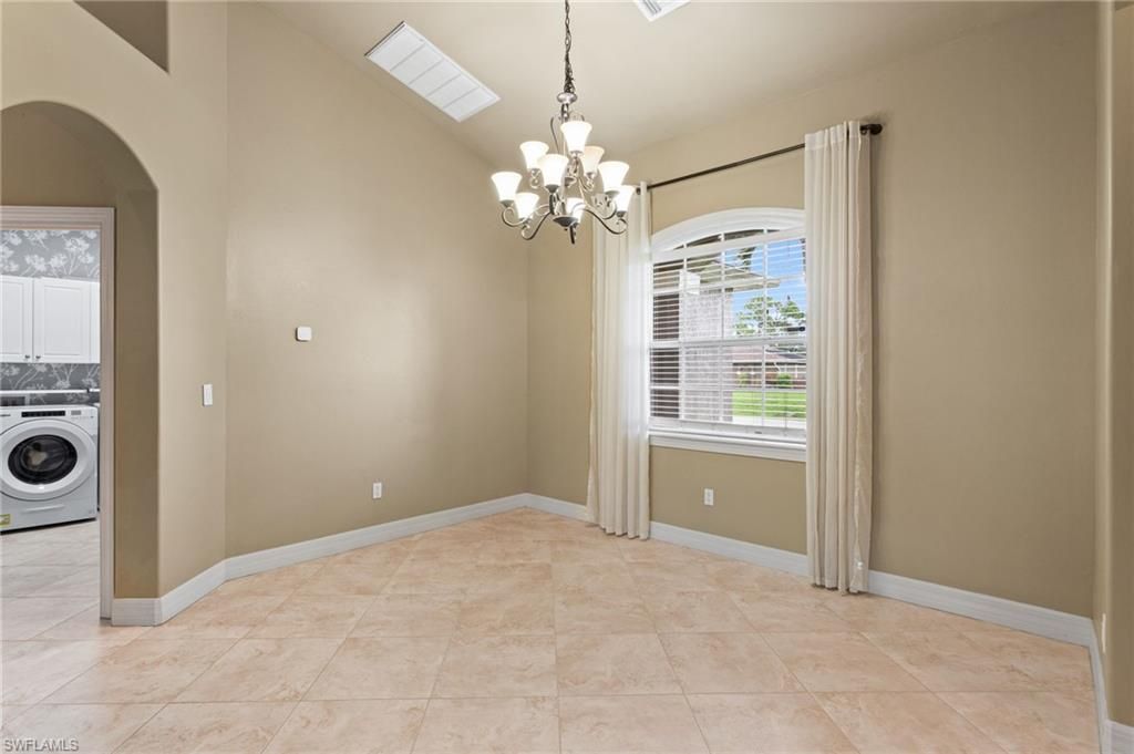 Chandelier, Empty room, Interior, Washer