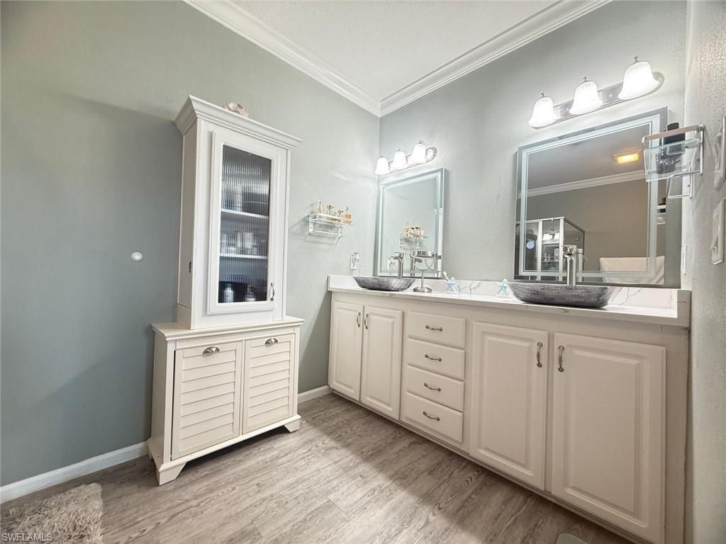 Bathroom, Dual Sink Vanities, Interior, Wood Texture Flooring
