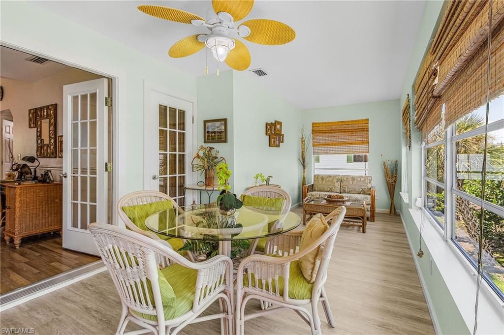 Dining room, Interior, Wood Texture Flooring