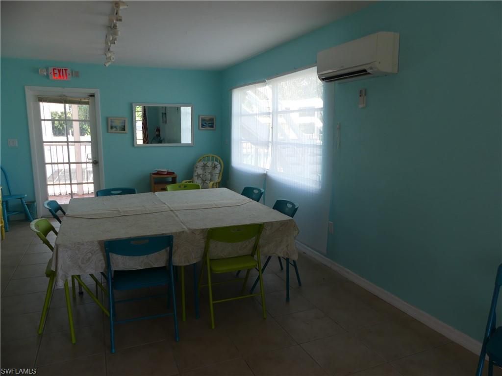 Dining room, Interior