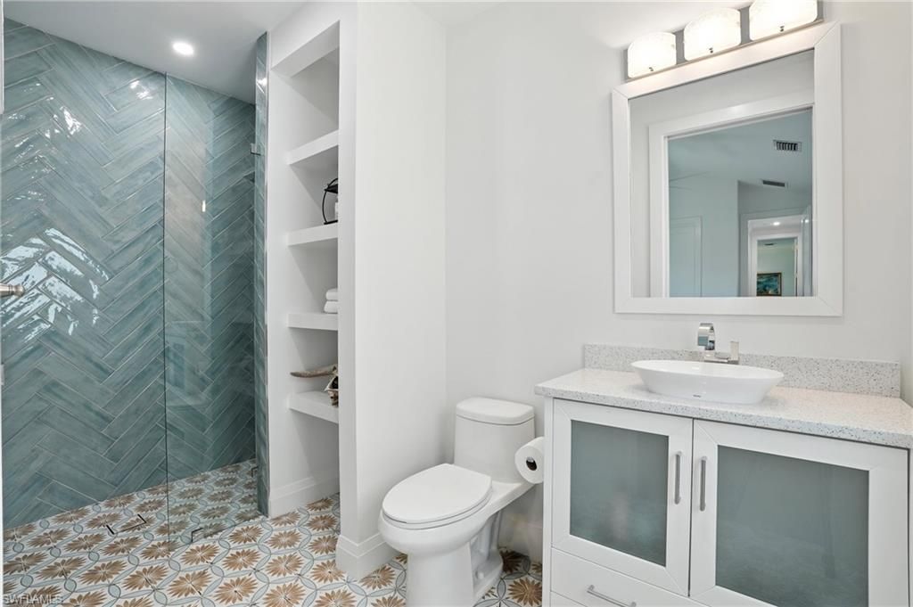 Bathroom, Interior, Recessed Lighting
