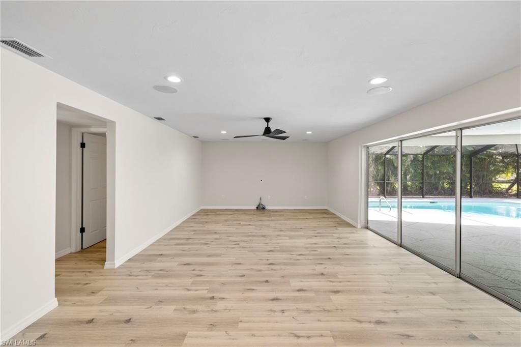 Empty room, Interior, Recessed Lighting, Wood Texture Flooring