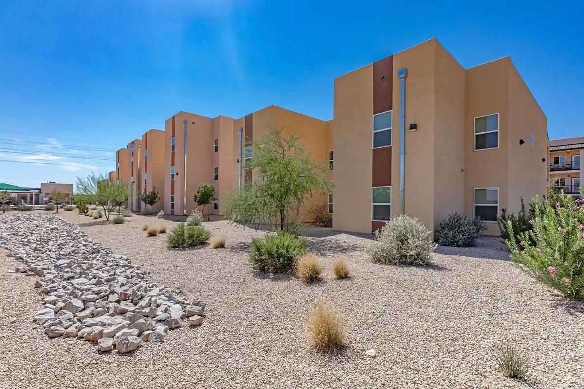 Exterior, Facade, Modern