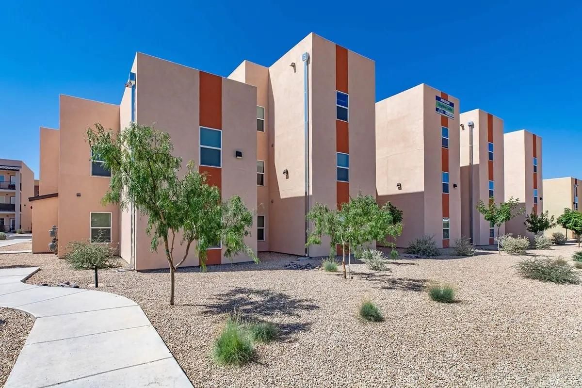 Exterior, Facade, Modern
