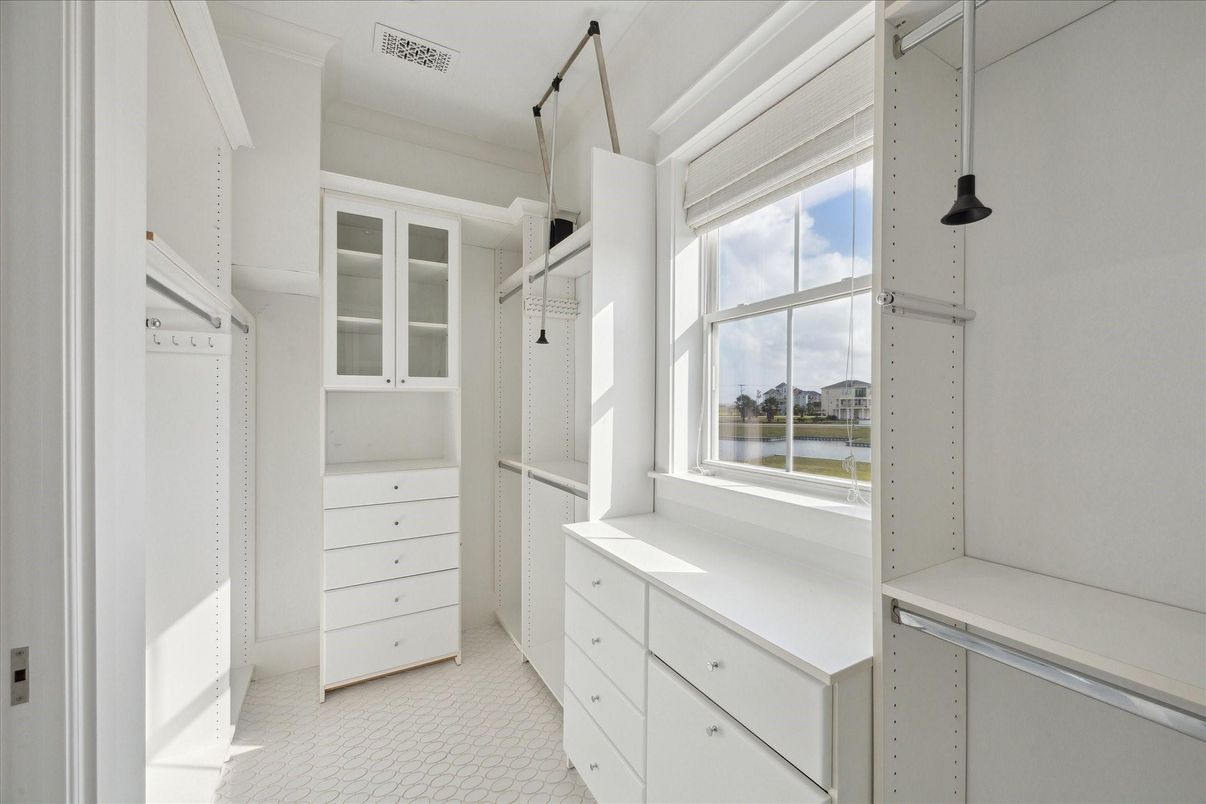 Interior, Walk-in Closets, Water