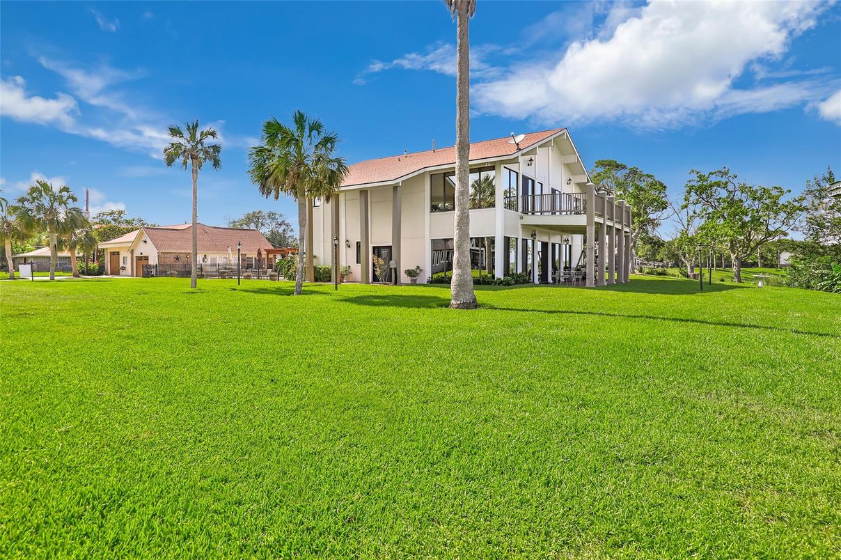 Backyard, Exterior