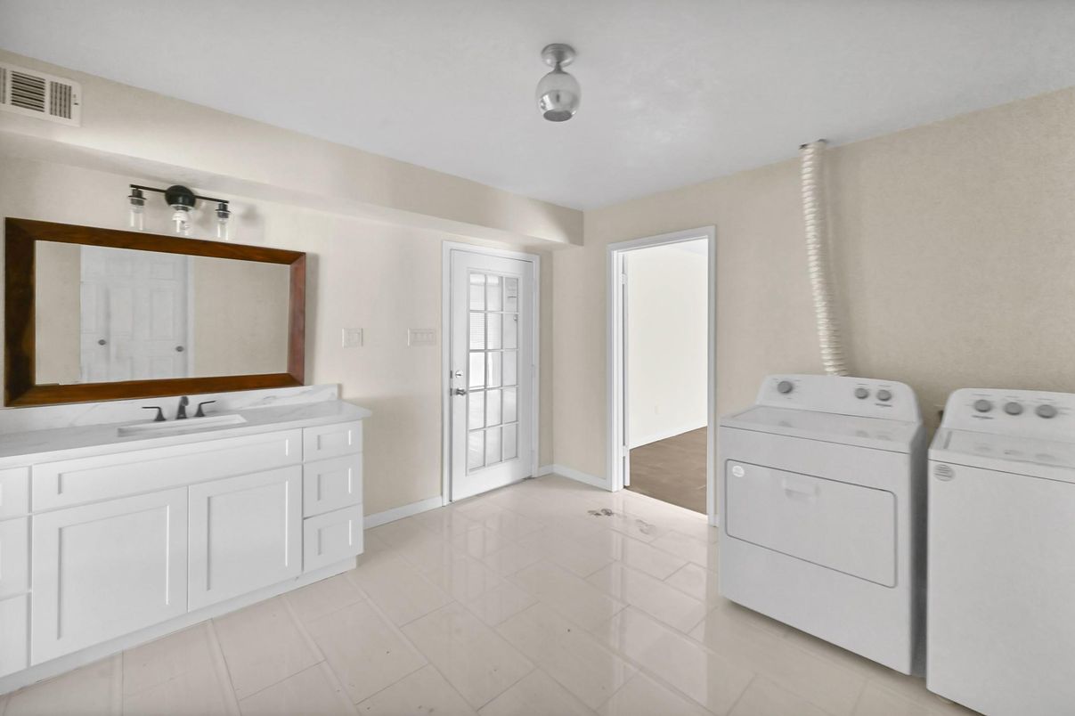 Interior, Washer