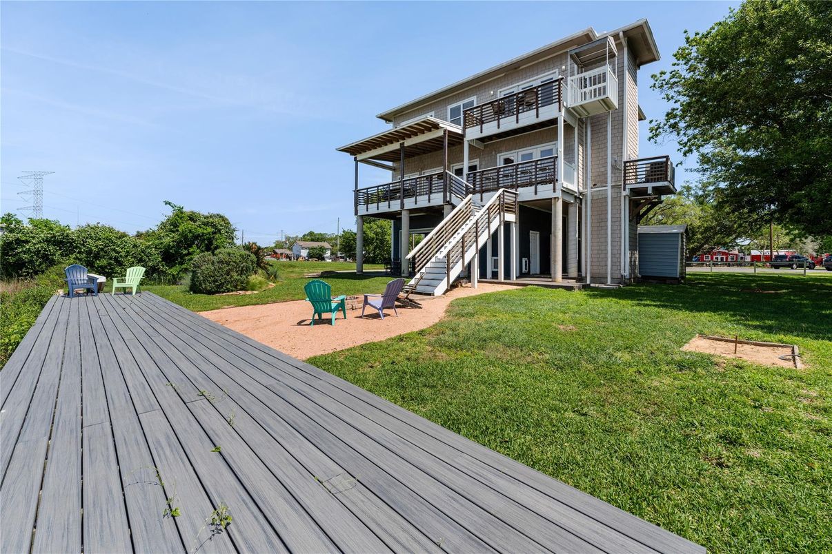 Backyard, Exterior