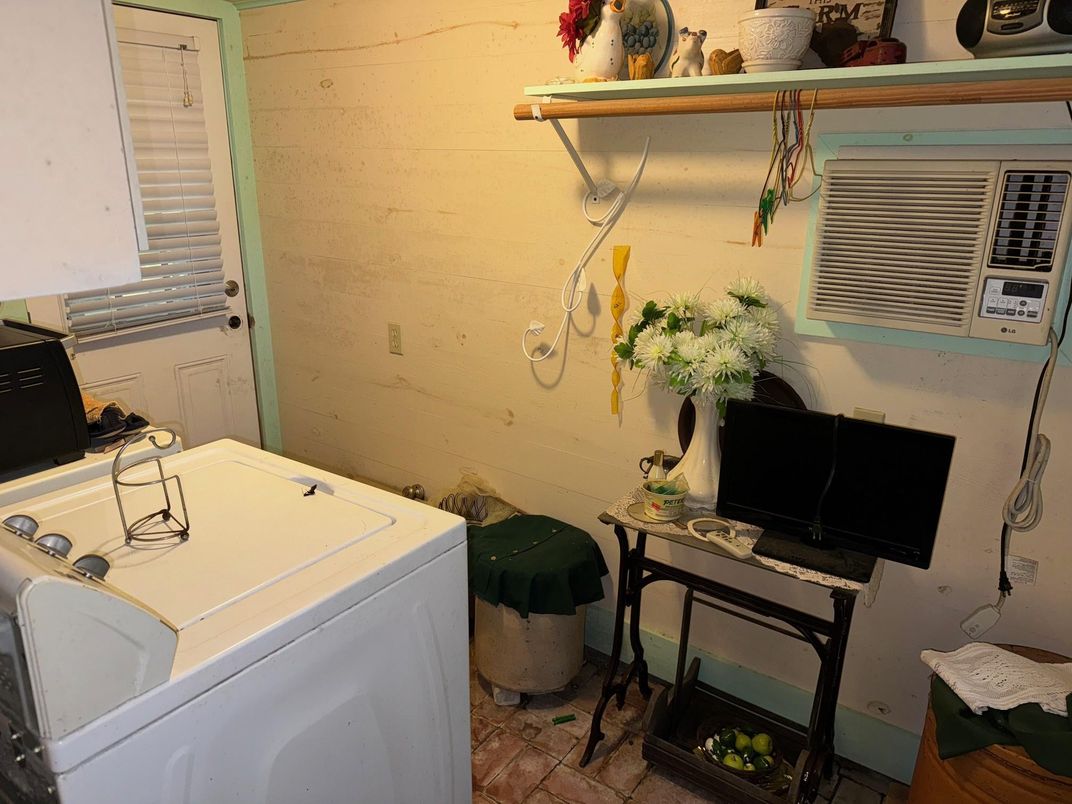 Interior, Washer