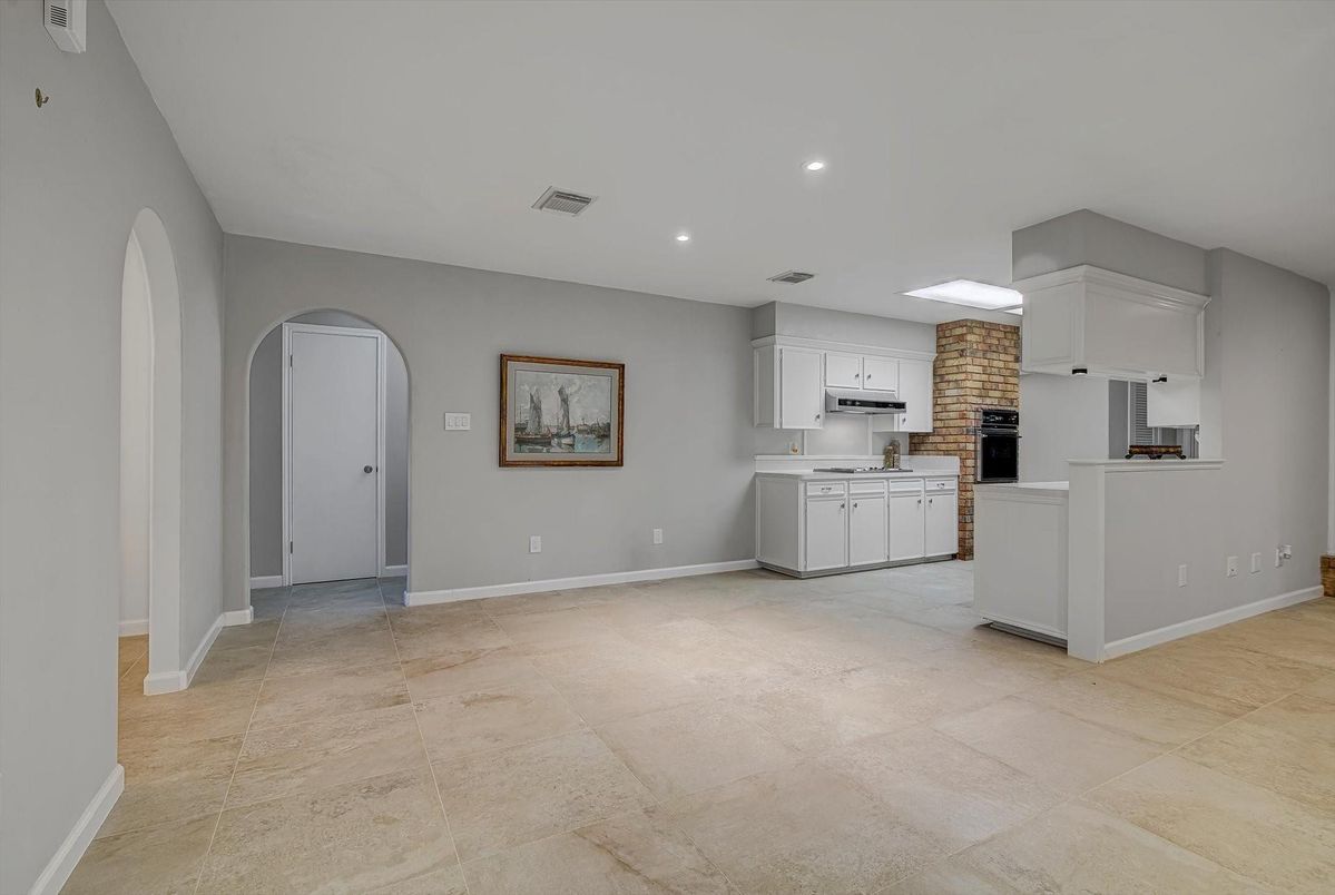 Interior, Kitchen, Recessed Lighting, Washer