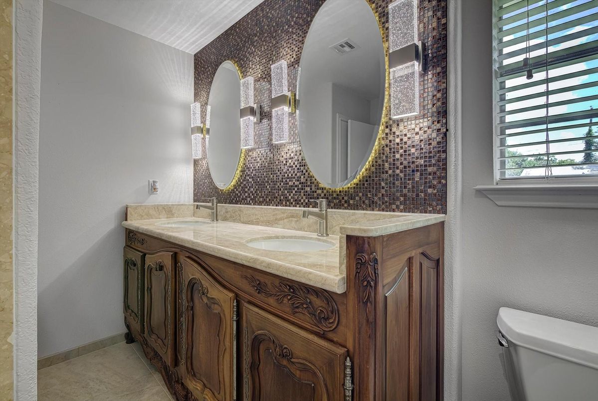 Bathroom, Interior, Tile Countertops