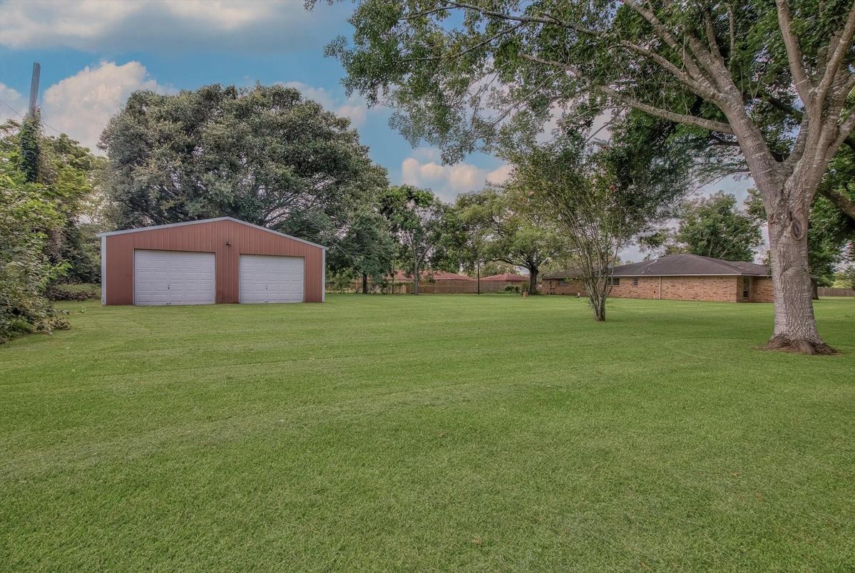 Backyard, Detached Garage, Exterior