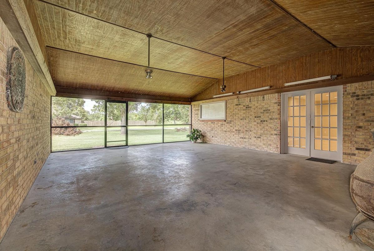 Empty room, Interior, Stone Walls, Wooden Ceilings