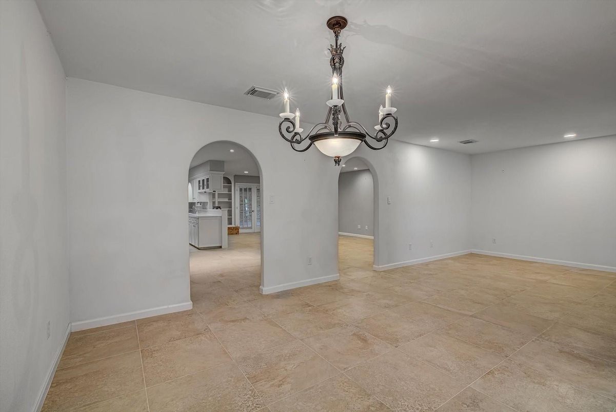 Chandelier, Empty room, Interior, Recessed Lighting
