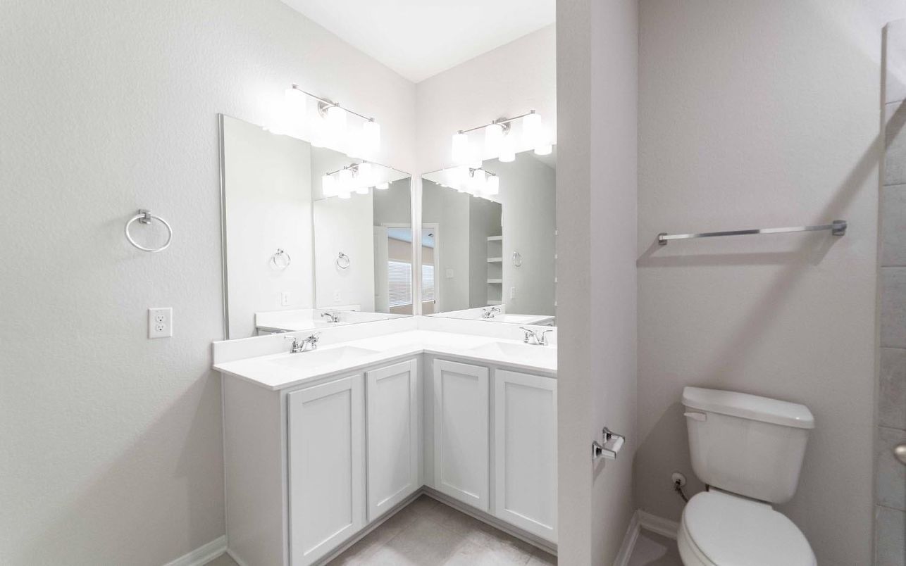 Bathroom, Dual Sink Vanities, Interior