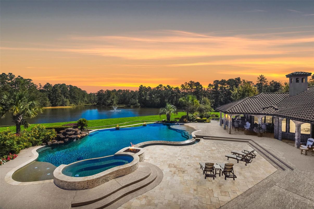 Exterior, Pool, Water