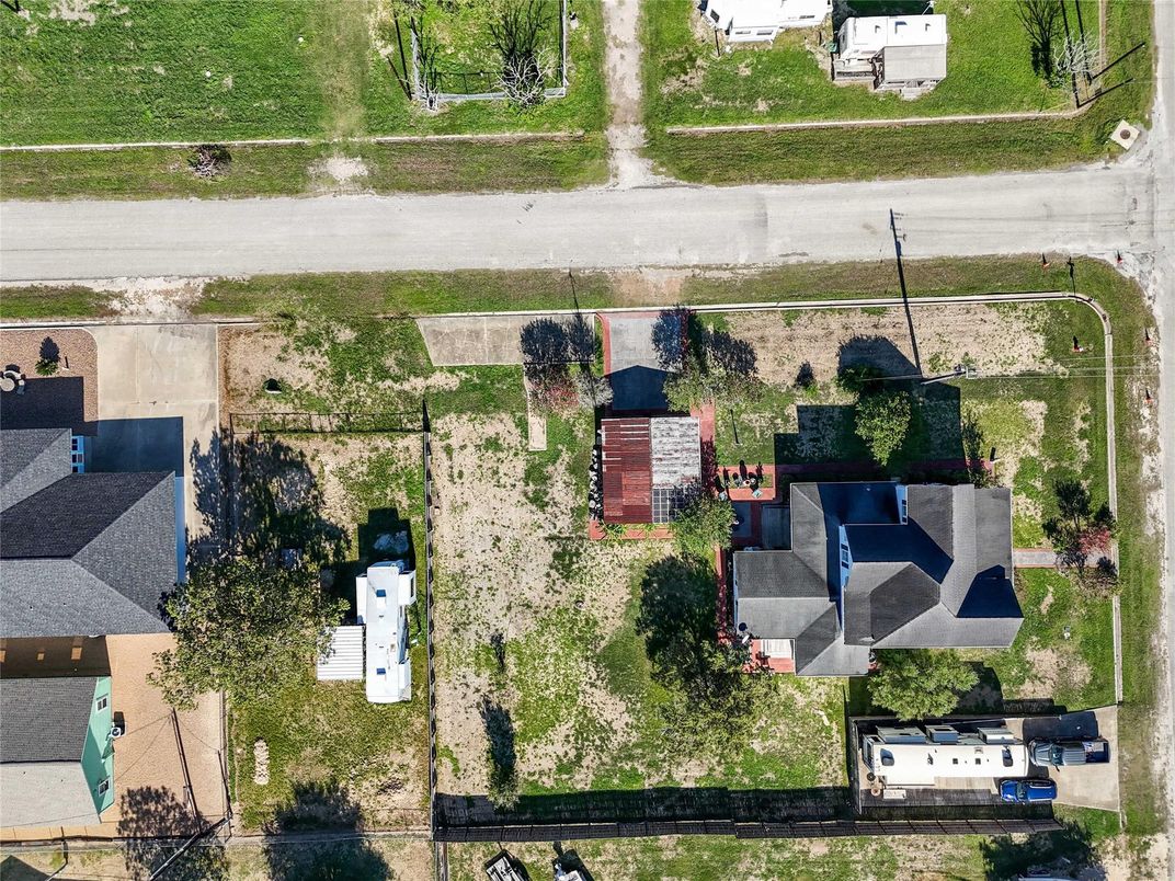 Exterior, Drone