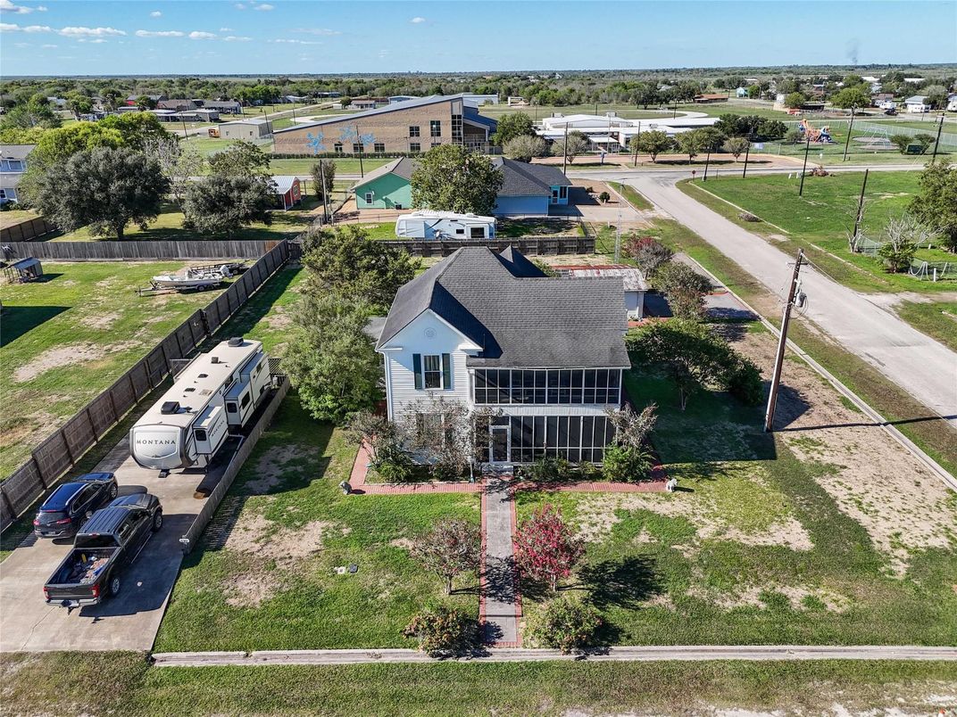 Exterior, Drone