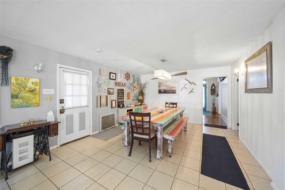 Dining room, Interior, Pendant Lights