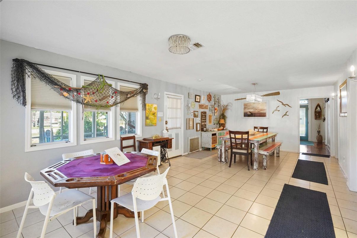 Dining room, Interior