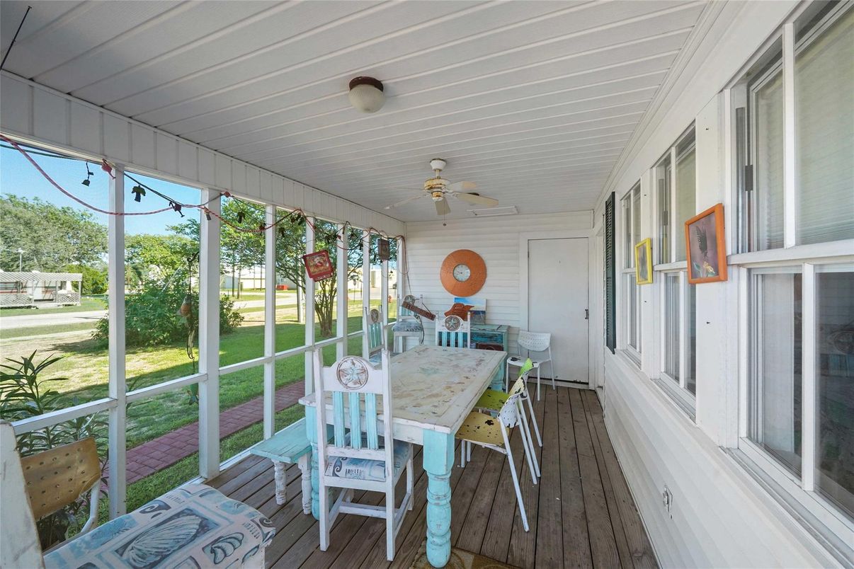 Dining room, Interior, Sun Room, Wood Texture Flooring