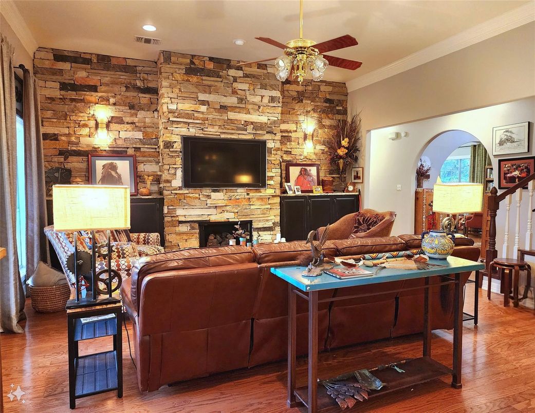 Interior, Living room, Recessed Lighting, Stone Walls, Wood Texture Flooring