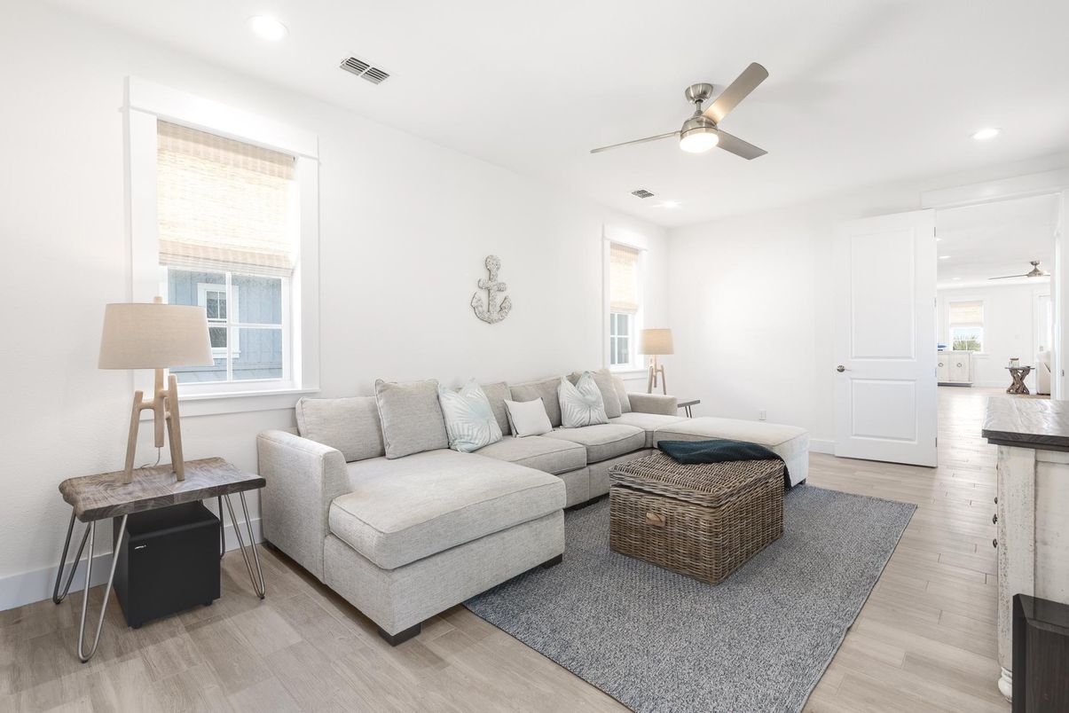 Interior, Living room, Recessed Lighting, Wood Texture Flooring