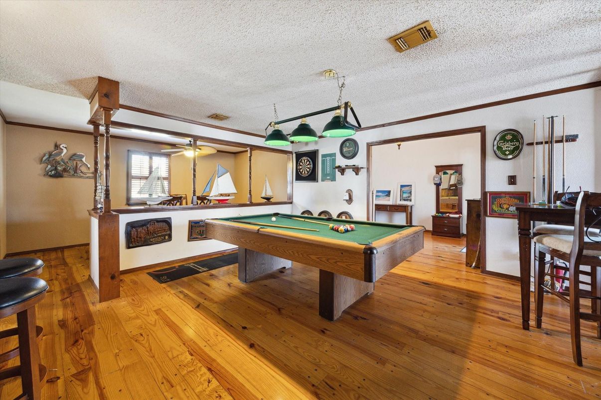 Billiard Table, Game Room, Interior, Wood Texture Flooring