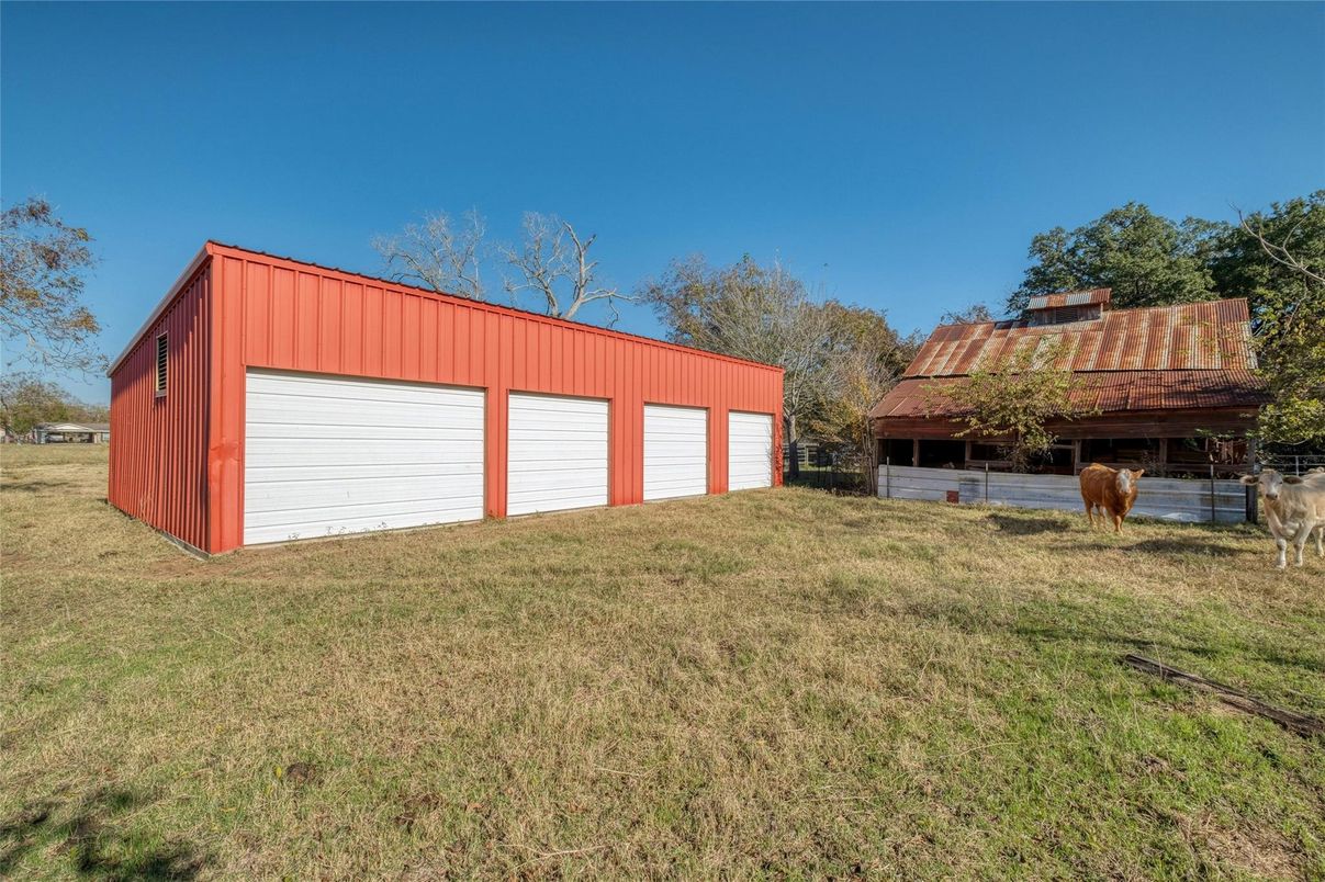 Detached Garage, Exterior
