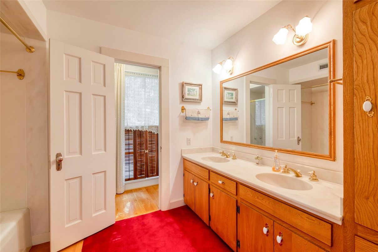 Bathroom, Dual Sink Vanities, Interior, Wood Texture Flooring