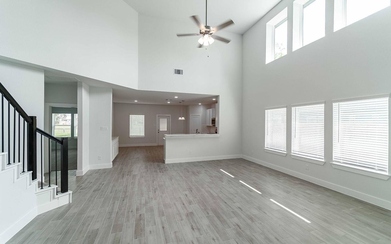 Interior, Pendant Lights, Recessed Lighting, Wood Texture Flooring