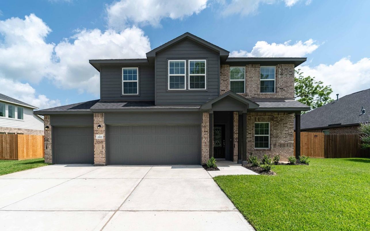 Attached, Exterior, Facade, Brick Facade, Brick Traditional