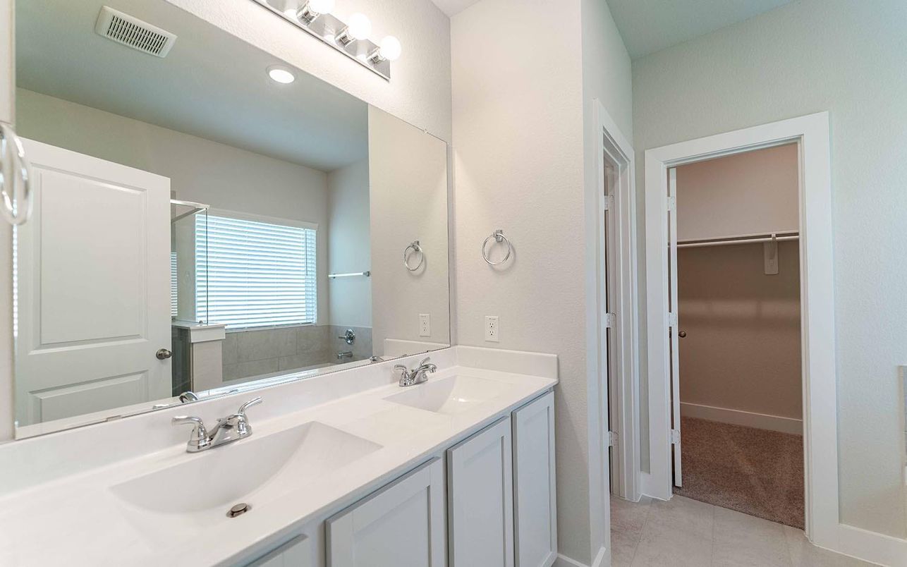 Bathroom, Dual Sink Vanities, Interior