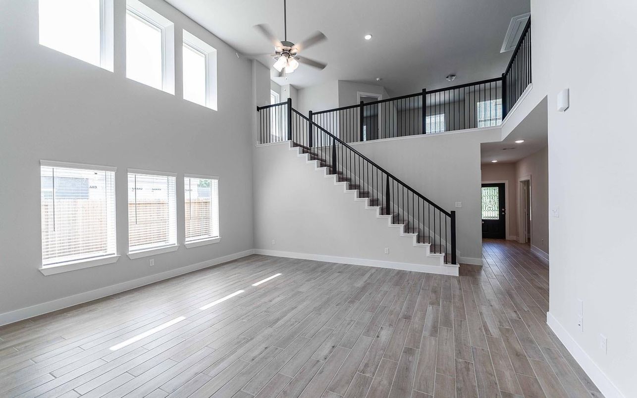 Interior, Recessed Lighting, Wood Texture Flooring