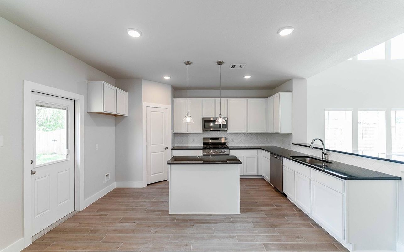 Interior, Kitchen, Pendant Lights, Recessed Lighting, Wood Texture Flooring