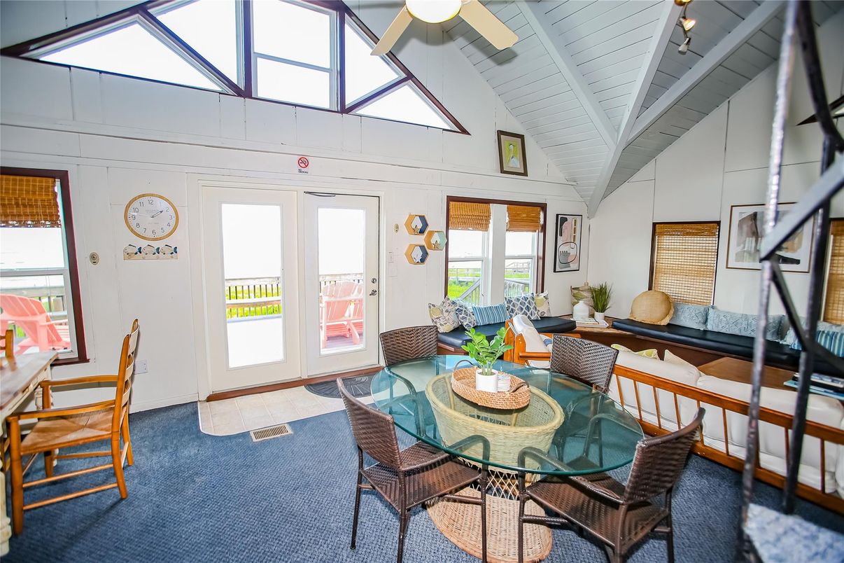 Dining room, Interior