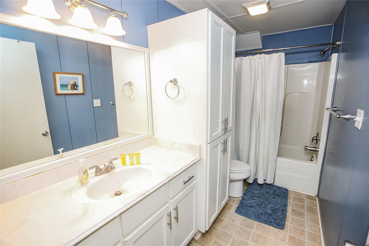 Bathroom, Interior