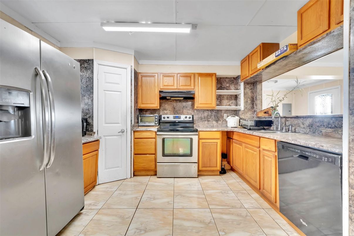 Interior, Kitchen, Stainless Steel Appliances