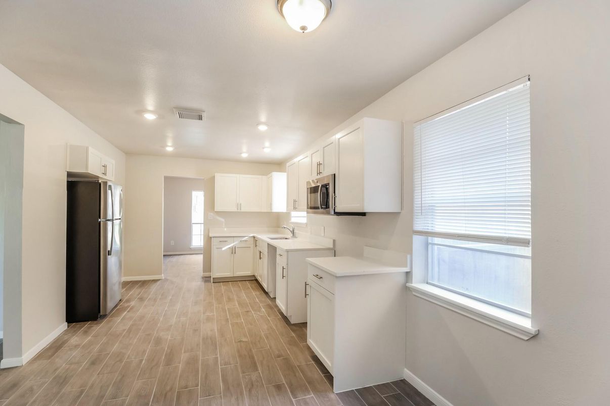 Interior, Kitchen, Recessed Lighting, Wood Texture Flooring