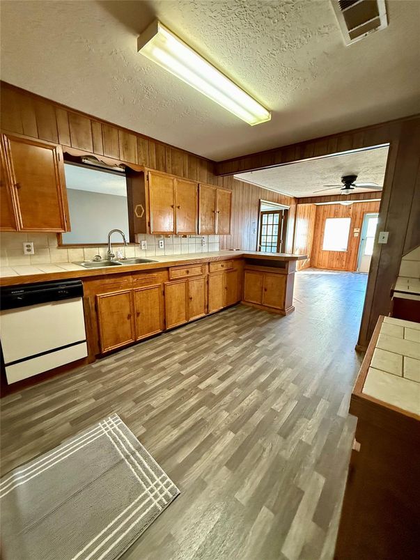 Interior, Kitchen, Wood Texture Flooring, Wooden Walls