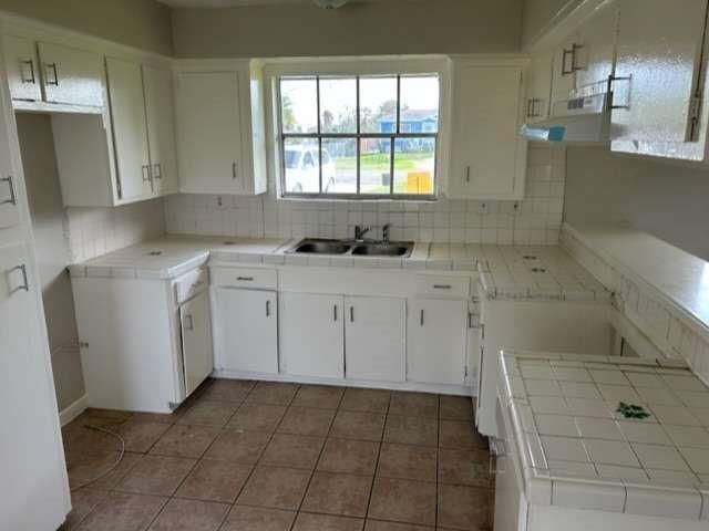 Interior, Kitchen, Tile Countertops